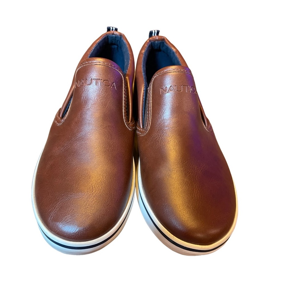 Nautica boys size 4. Excellent condition. Brown.